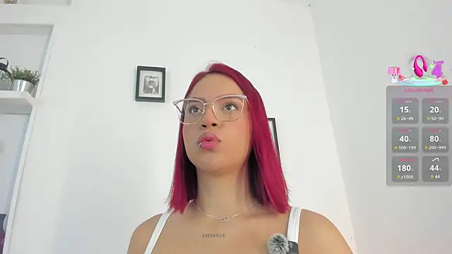 Im Scarlett  online show from March 25, 2026, 5:56 pm