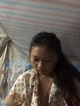 TieuVy99 online show from April 4, 2026, 2:23 pm