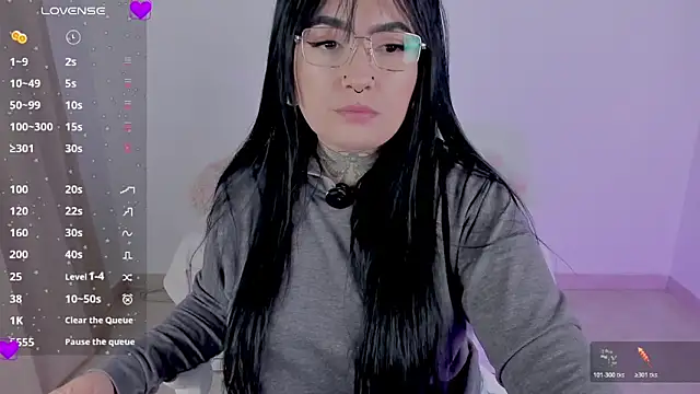 heeyy kitty online show from April 9, 2026, 1:50 pm