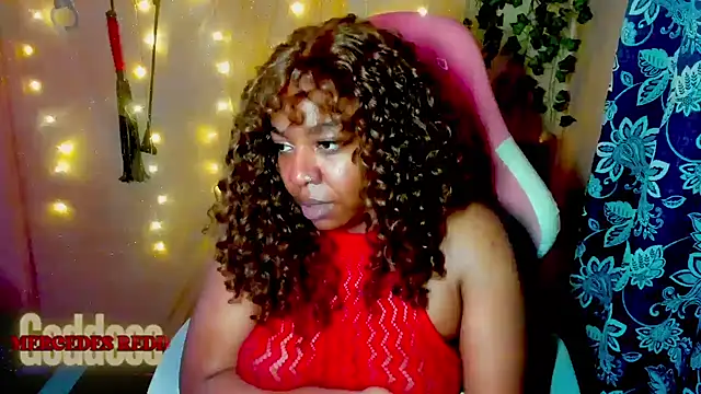 Snapshot of Goddess_MercedesRedd chatting on June 21, 2026, 2:56 pm Goddess MercedesRedd online show from June 21, 2026, 2:56 pm