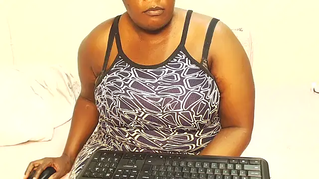 Snapshot of Busty42DDZA chatting on May 25, 2026, 3:55 pm Busty42DDZA online show from May 25, 2026, 3:55 pm