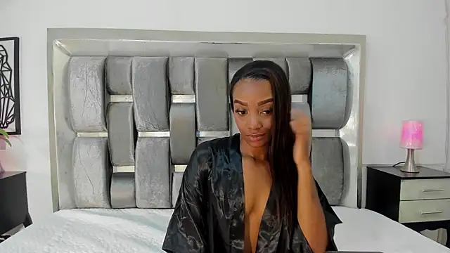 SandyAdaezee online show from June 10, 2026, 2:35 am