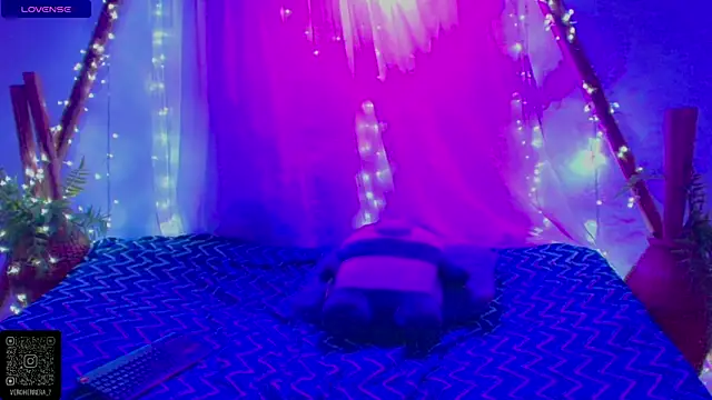marianafoxx  online show from May 4, 2026, 7:44 am