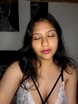 xanthenyx  online show from April 5, 2026, 4:08 am