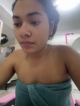 Sweetroseof online show from March 13, 2026, 8:03 pm