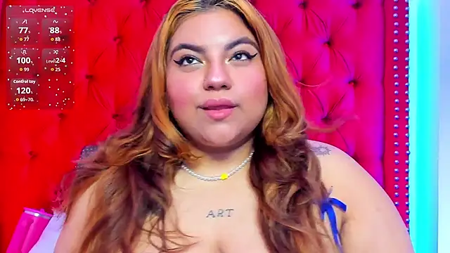 Snapshot of SunnyHoney_ chatting on July 6, 2026, 12:01 pm SunnyHoney online show from July 6, 2026, 12:01 pm