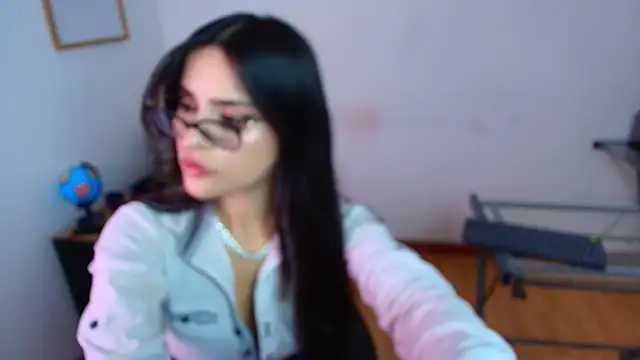 Snapshot of Jade_Agliyah_ chatting on July 12, 2026, 3:18 am Jade Agliyah online show from July 12, 2026, 3:18 am
