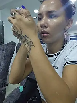 Isabella Stark online show from April 27, 2026, 11:19 am