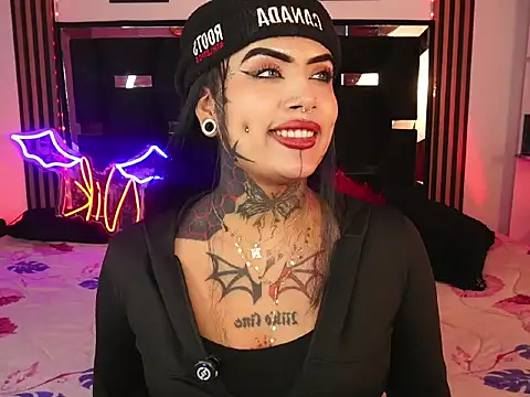 LauriInk1 online show from April 16, 2026, 2:01 am