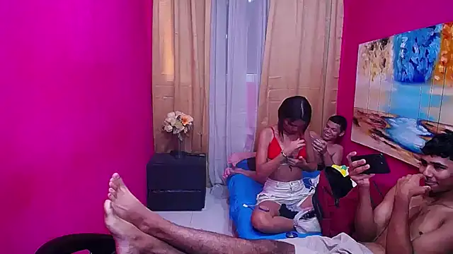 hotsex couple online show from March 24, 2026, 6:52 pm