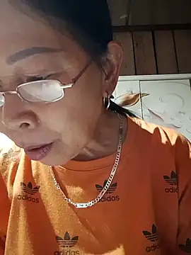 Snapshot of Sky-rain98 chatting on March 27, 2026, 8:32 pm Sky-rain98 online show from March 27, 2026, 8:32 pm