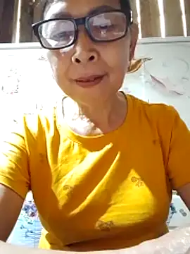 Snapshot of Sky-rain98 chatting on April 9, 2026, 7:03 am Sky-rain98 online show from April 9, 2026, 7:03 am