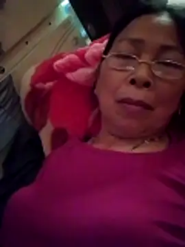 Snapshot of Sky-rain98 chatting on April 4, 2026, 8:32 am Sky-rain98 online show from April 4, 2026, 8:32 am