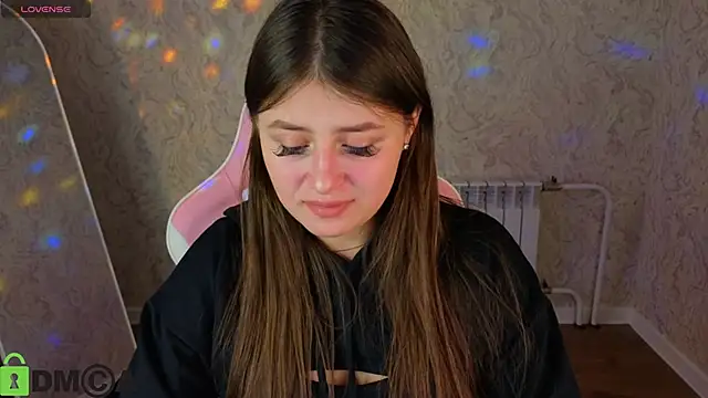 Crystal-Lace online show from March 19, 2026, 1:16 am