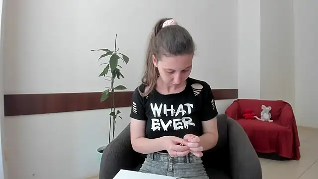 Snapshot of Ellina_Star chatting on June 17, 2026, 8:14 am Ellina Star online show from June 17, 2026, 8:14 am