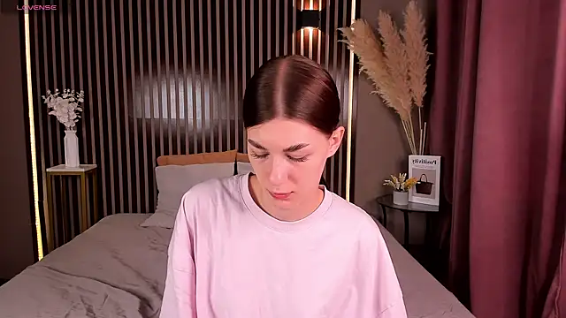 Snapshot of LunaRossaa chatting on July 9, 2026, 11:48 pm LunaRossaa online show from July 9, 2026, 11:48 pm