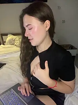 KristieKitty online show from April 22, 2026, 6:20 am