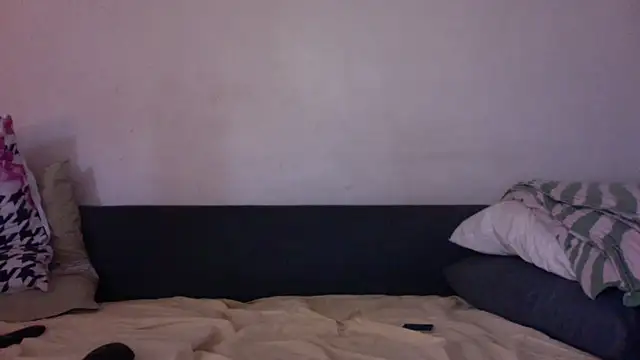 Snapshot of chiara-mario chatting on April 24, 2026, 5:15 pm chiara-mario online show from April 24, 2026, 5:15 pm
