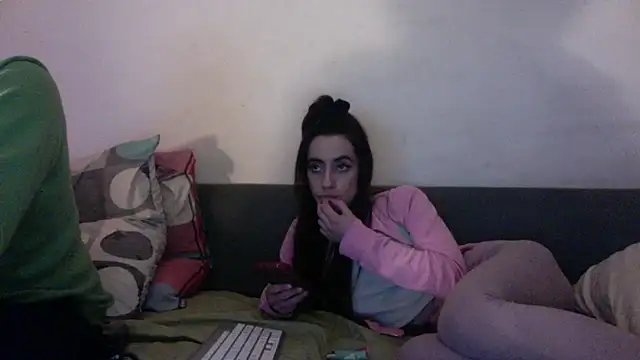 chiara-mario online show from April 11, 2026, 9:07 pm