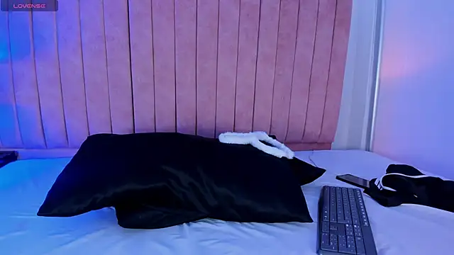 Snapshot of AriaMontes chatting on March 26, 2026, 12:25 pm AriaMontes online show from March 26, 2026, 12:25 pm