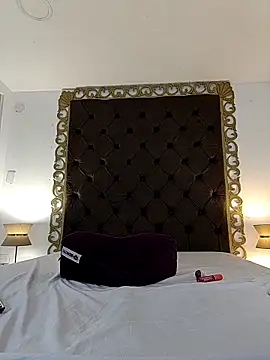 Snapshot of AriaMontes chatting on April 11, 2026, 11:47 am AriaMontes online show from April 11, 2026, 11:47 am