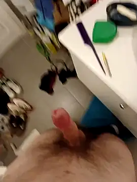 Snapshot of oposum6 chatting on March 4, 2026, 5:10 pm oposum6 online show from March 4, 2026, 5:10 pm