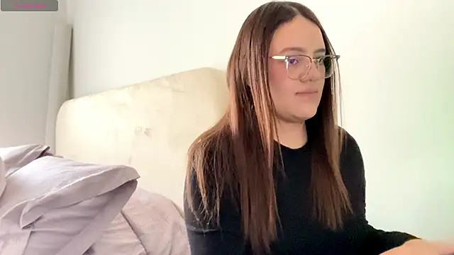 Snapshot of Sarahhh_0 chatting on March 4, 2026, 8:16 pm Sarahhh 0 online show from March 4, 2026, 8:16 pm