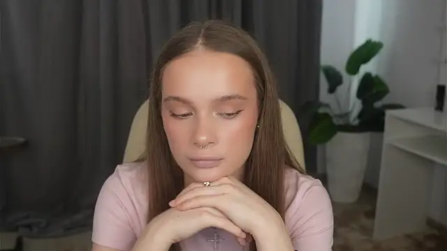 MeriPhelan online show from March 10, 2026, 1:37 pm