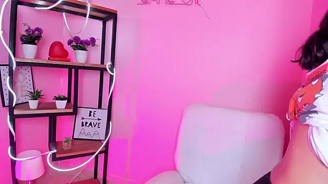 Snapshot of Nami_Velle chatting on April 1, 2026, 1:01 pm Nami Velle online show from April 1, 2026, 1:01 pm