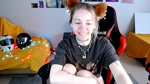 Snapshot of Nica_Kawaii chatting on May 22, 2026, 12:58 pm Nica Kawaii online show from May 22, 2026, 12:58 pm