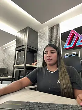 Emma Carteer 1 online show from April 22, 2026, 5:14 am