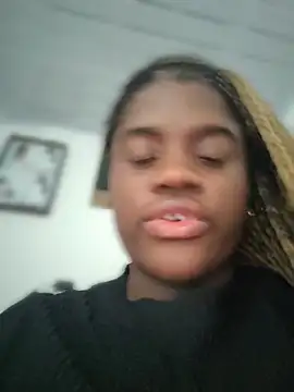 YourLiaa  online show from March 6, 2026, 9:54 pm