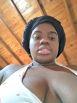 Snapshot of YourLiaa_ chatting on May 3, 2026, 11:15 am YourLiaa online show from May 3, 2026, 11:15 am