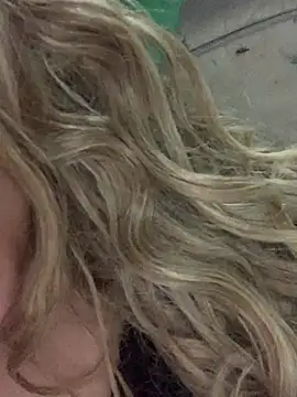 gatinhaloirinha online show from March 5, 2026, 4:09 am