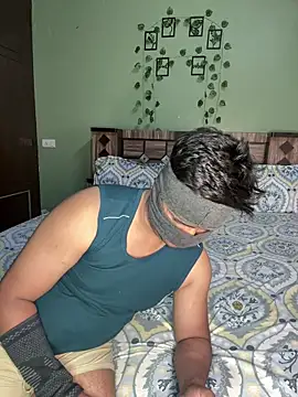 Snapshot of your_bhabhi_love chatting on May 11, 2026, 5:21 pm your bhabhi love online show from May 11, 2026, 5:21 pm