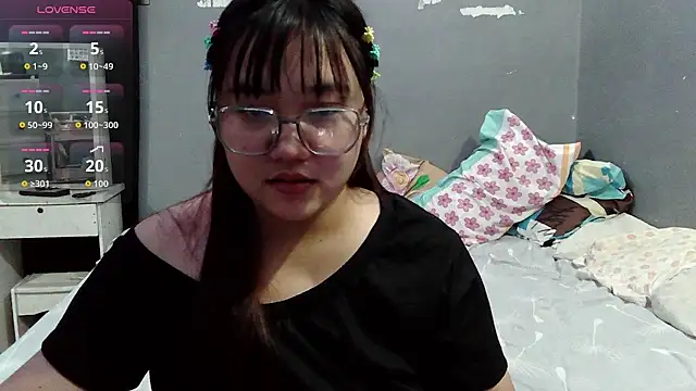 mabyhot16 online show from April 8, 2026, 7:43 am