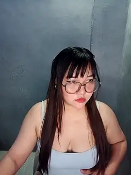 mabyhot16 online show from April 10, 2026, 2:35 pm