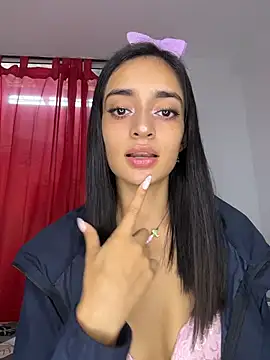 Snapshot of leilani_X chatting on April 29, 2026, 3:05 pm leilani X online show from April 29, 2026, 3:05 pm