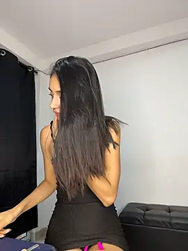 Snapshot of leilani_X chatting on April 27, 2026, 12:47 pm leilani X online show from April 27, 2026, 12:47 pm