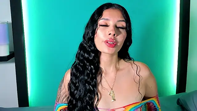 Snapshot of Emma_AH chatting on May 9, 2026, 3:04 pm Emma AH online show from May 9, 2026, 3:04 pm