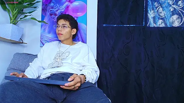 Dylan noir online show from March 5, 2026, 2:35 pm