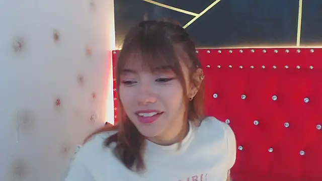 danielawidx online show from April 20, 2026, 8:10 pm