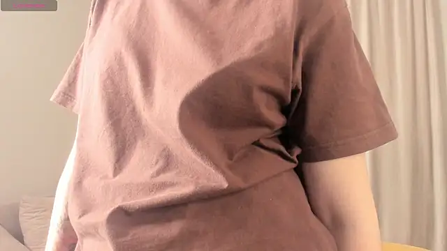 LareeGuzzo online show from April 8, 2026, 7:15 pm