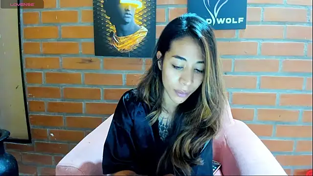 Snapshot of Badwolf818_ chatting on April 24, 2026, 8:27 am Badwolf818 online show from April 24, 2026, 8:27 am