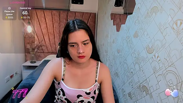 Snapshot of Zoe__Taylor__ chatting on March 15, 2026, 12:12 pm Zoe Taylor online show from March 15, 2026, 12:12 pm