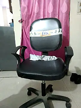 Manisha-Rai online show from April 3, 2026, 3:51 pm