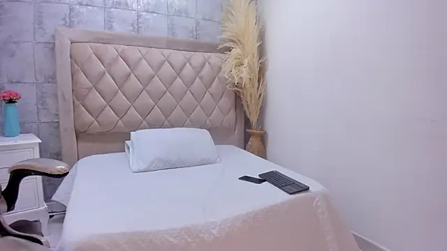 Snapshot of TylerCross_ chatting on March 18, 2026, 8:32 pm TylerCross online show from March 18, 2026, 8:32 pm