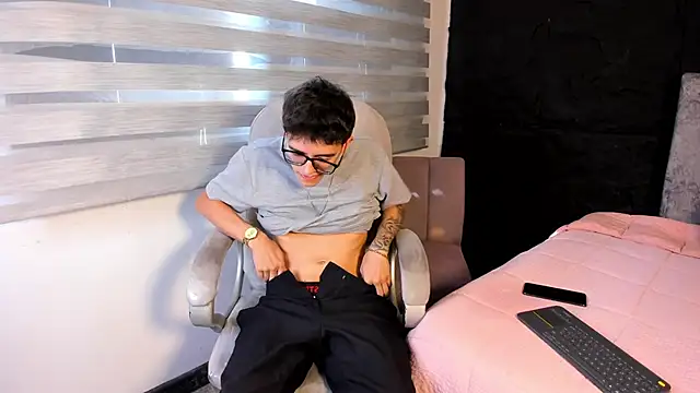 Snapshot of TylerCross_ chatting on March 22, 2026, 8:21 pm TylerCross online show from March 22, 2026, 8:21 pm