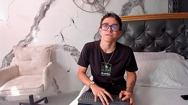 Snapshot of TylerCross_ chatting on March 16, 2026, 8:22 pm TylerCross online show from March 16, 2026, 8:22 pm