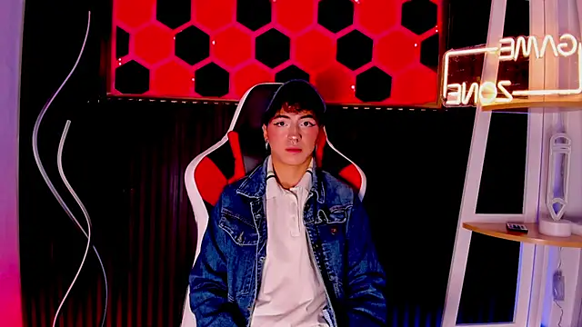 Cristopher Wild online show from March 29, 2026, 8:10 pm